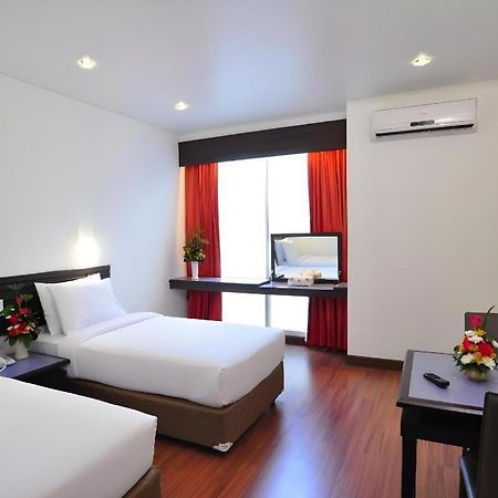 The Color Hotel Hat Yai Exteriör bild
