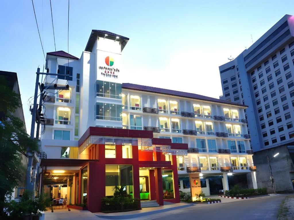 The Color Hotel Hat Yai Exteriör bild
