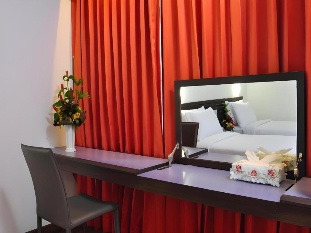 The Color Hotel Hat Yai Exteriör bild