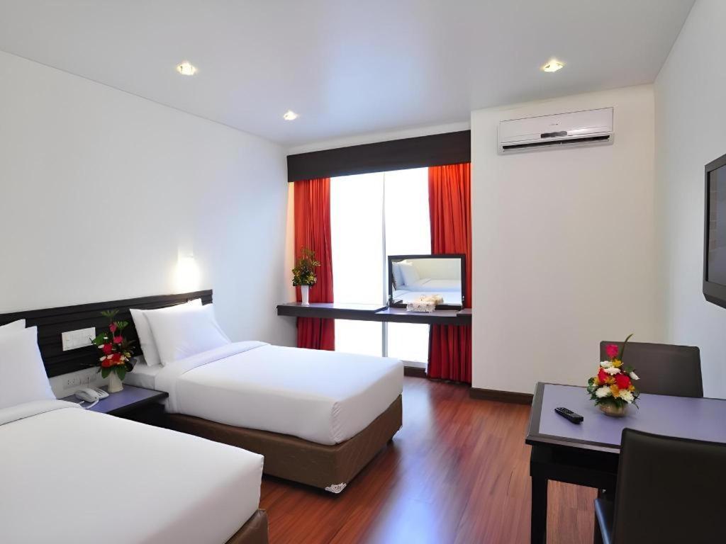 The Color Hotel Hat Yai Exteriör bild