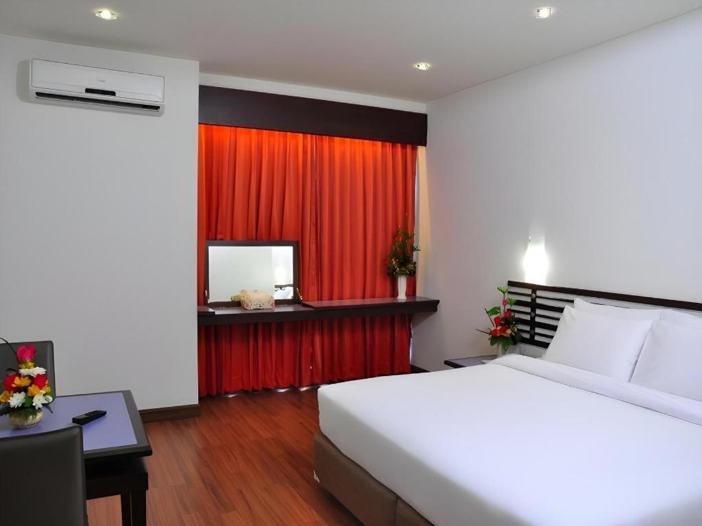 The Color Hotel Hat Yai Exteriör bild