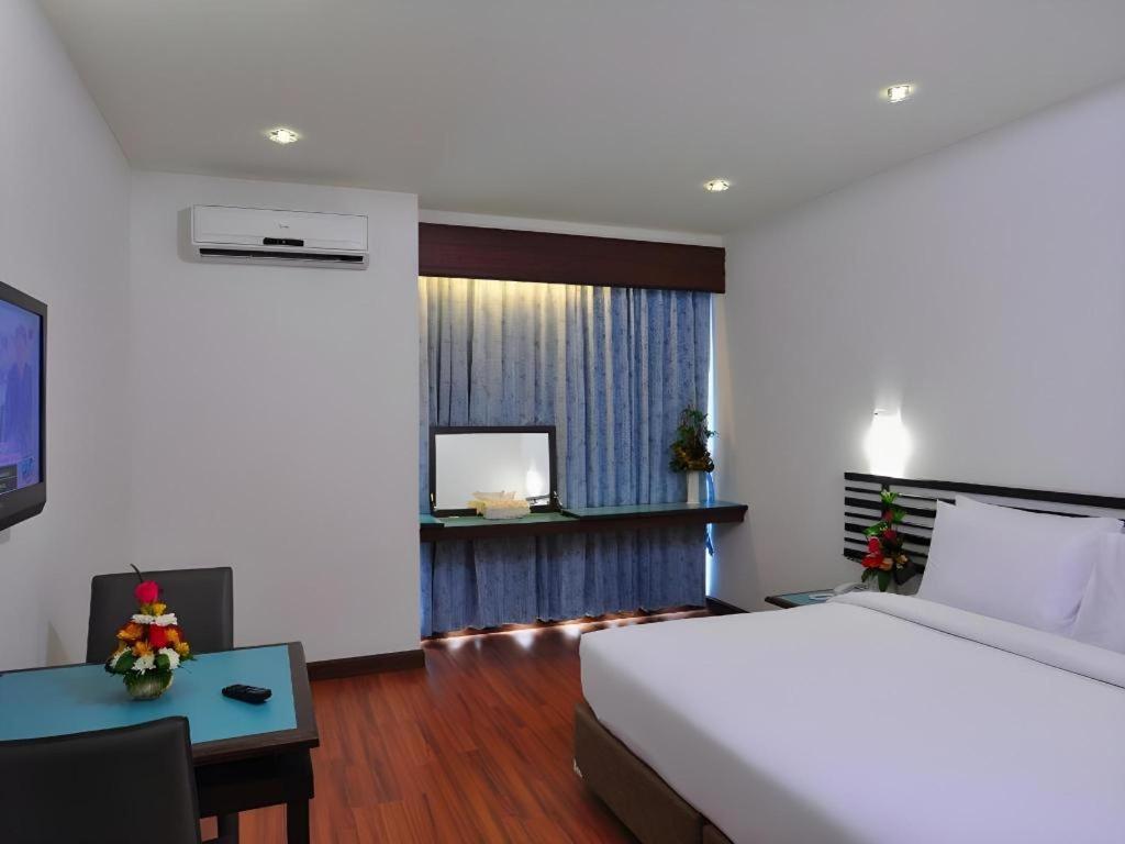 The Color Hotel Hat Yai Exteriör bild