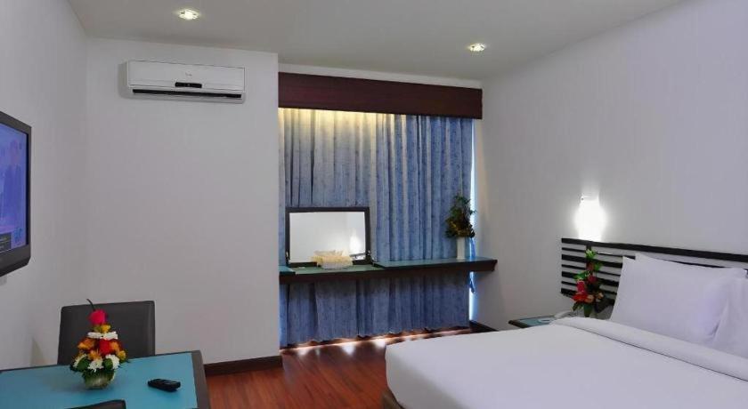The Color Hotel Hat Yai Exteriör bild