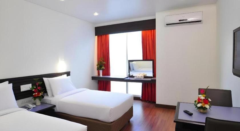 The Color Hotel Hat Yai Exteriör bild