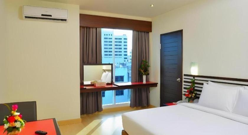 The Color Hotel Hat Yai Exteriör bild