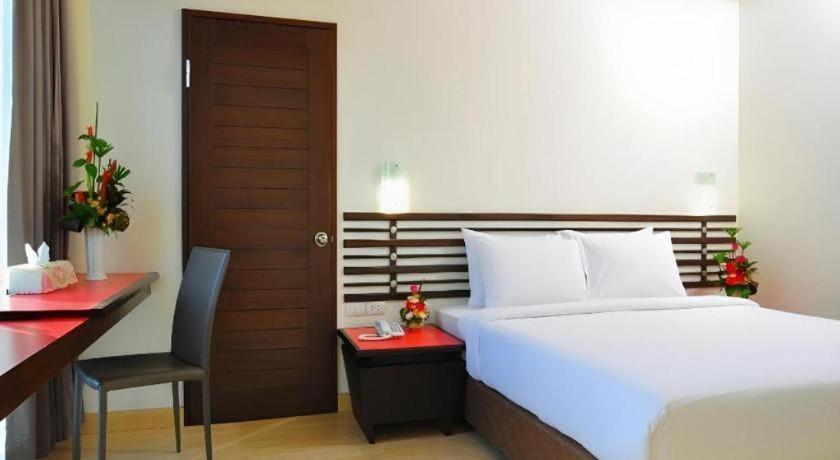 The Color Hotel Hat Yai Exteriör bild