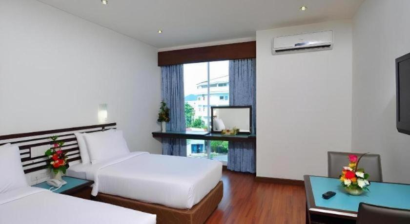 The Color Hotel Hat Yai Exteriör bild